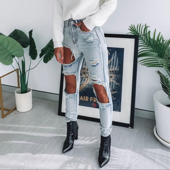 Ripped Jeans - Picture 1 of 7